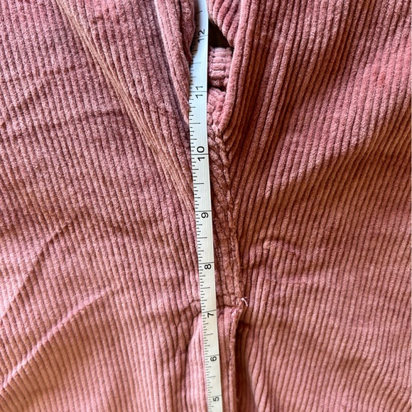 22. Oat High-Rise Blush Skinny
Corduroy Pants - Picture 5 of 10